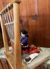 Navajo Puppe mit Webstuhl