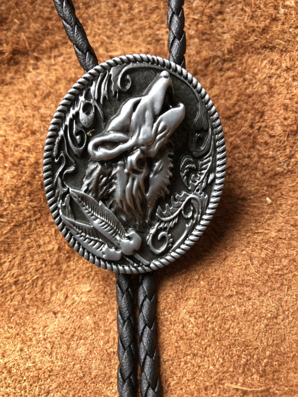 Bolo Tie Wolf